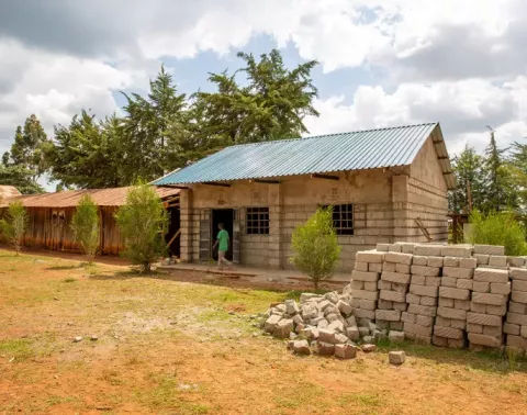 Marginpar Foundation building a new classroom